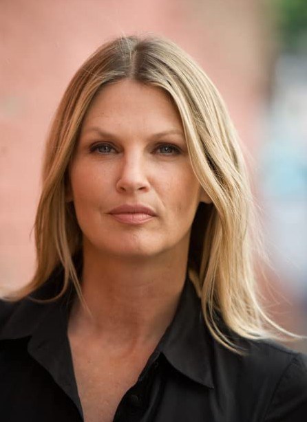 卡洛琳·巴克利 Caroline Barclay照片