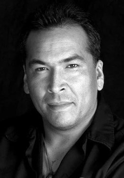 埃里克·施维克 Eric Schweig照片