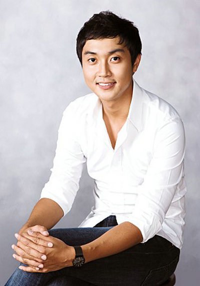 吕贤洙 Hyeon-Soo Yeo照片