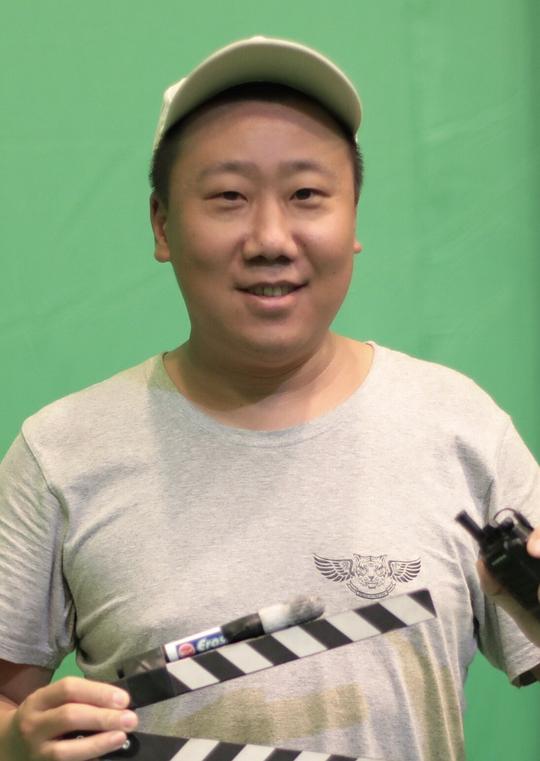 李胜照片