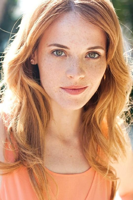 凯蒂·勒克莱齐 Katie Leclerc照片