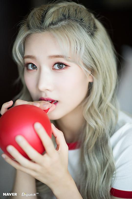 金定恩 Kim Lip照片
