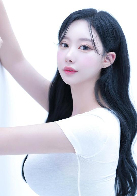 安玟映 Min-young An照片