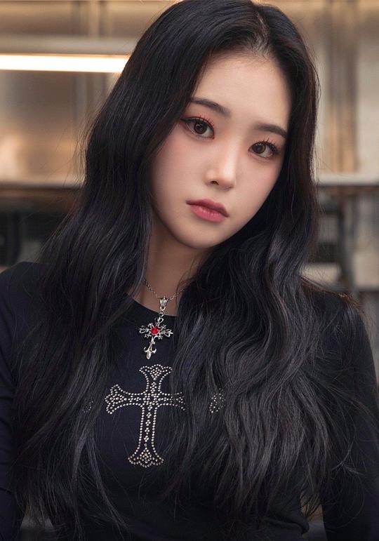 池谞娫 Ji Seoyeon照片