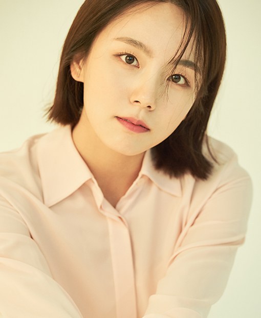 闵彩妍 MIN CHAE YEON照片