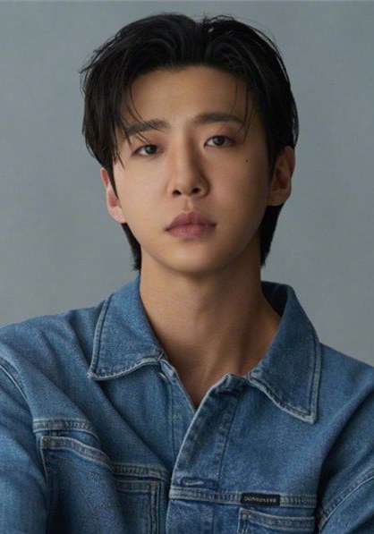 方容国 Bang Yong Guk照片