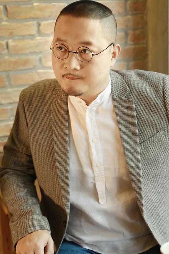 石易矗 Yichu Shi照片