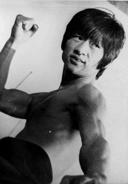 韩龙哲 Yong-cheol Han照片