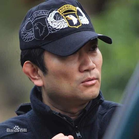 杨江 Jiang Yang照片
