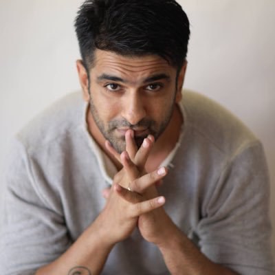 伊娅斯·坎 Eijaz Khan照片