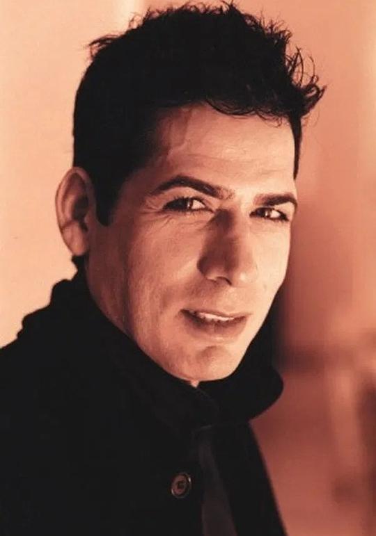 Farhad Mann照片