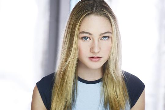 奥利维亚·斯克里文 Olivia Scriven照片