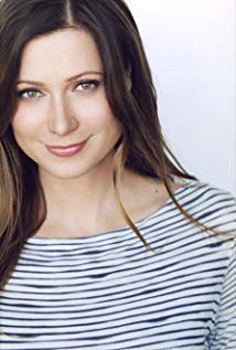 莎拉·安·舒尔茨 Sarah Ann Schultz照片