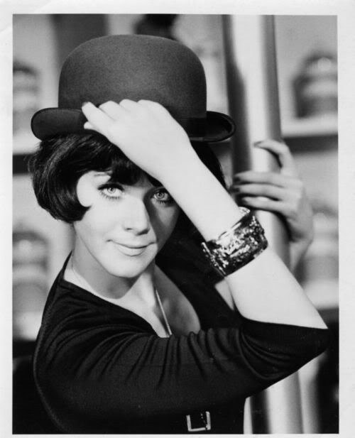 琳达·索尔森 Linda Thorson照片