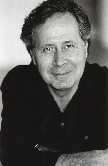 Donald Pilon照片