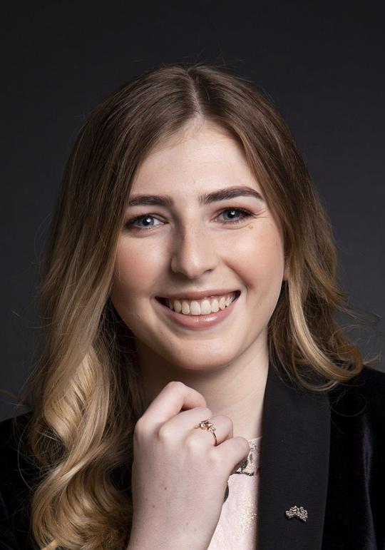 乔琪·斯通 Georgie Stone照片