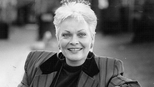 罗恩纳·华莱士 Rowena Wallace照片
