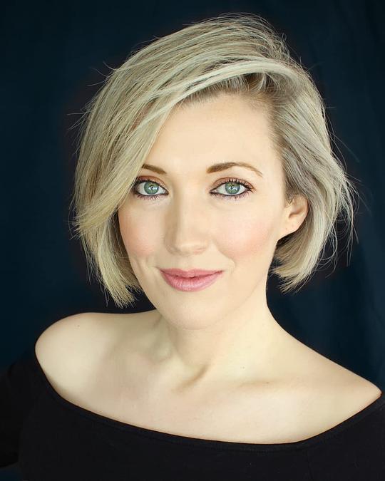 艾米·乔伊斯·哈斯廷斯 Amy Joyce Hastings照片