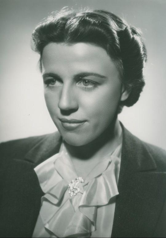 Märta Dorff照片