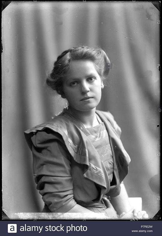 Greta Almroth照片