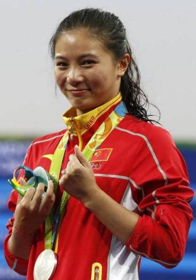 何姿 Zi He照片