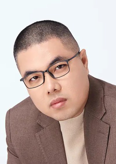 王俊 June照片