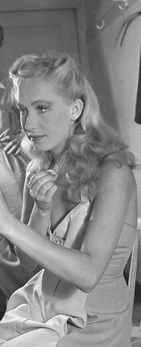 Tove Maës照片