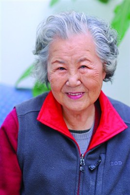 吕恩 En Lü照片