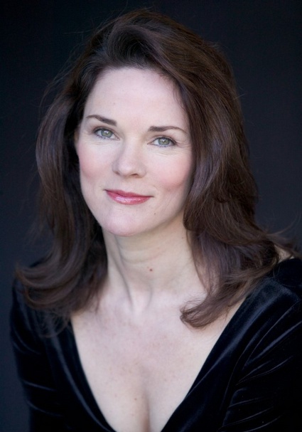 卡罗琳·麦柯米克 Carolyn McCormick照片