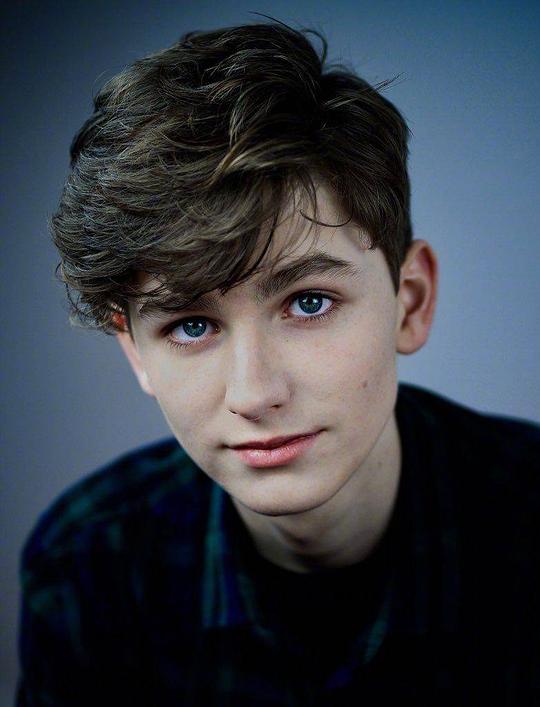 约书亚·希 Joshua Shea照片