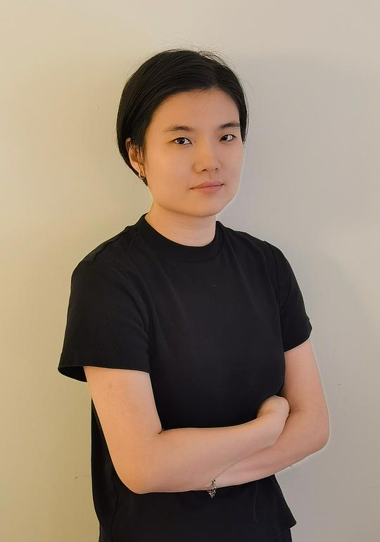 张艺凡 Emily Zhang照片