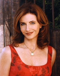 玛丽·斯汀伯根 Mary Steenburgen照片
