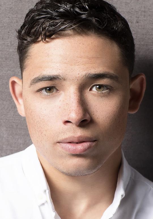 安东尼·拉莫斯 Anthony Ramos照片