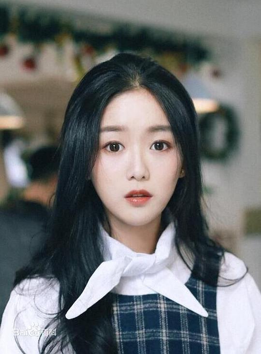 张馨月 Xinyue Zhang照片