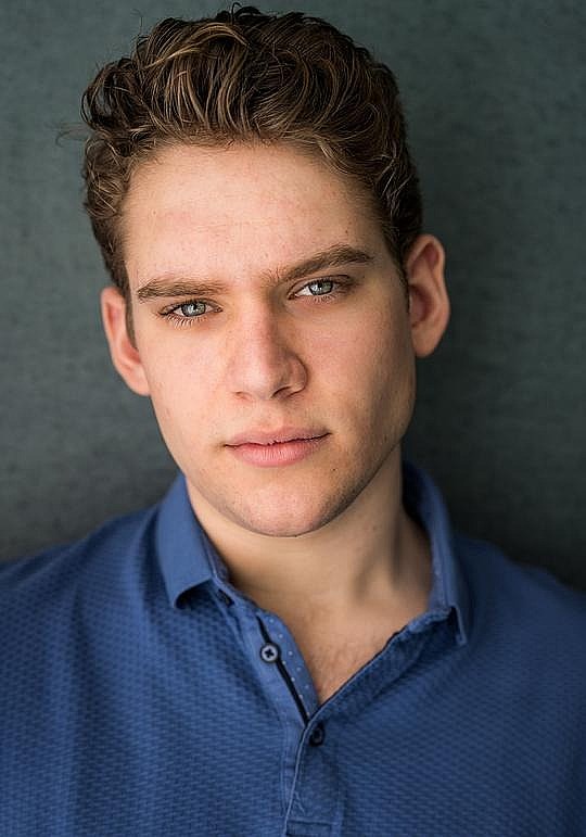 马克西姆·艾斯 Maxim Ays照片