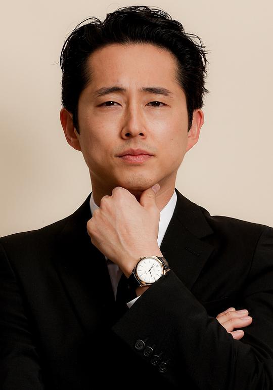 史蒂文·元 Steven Yeun照片