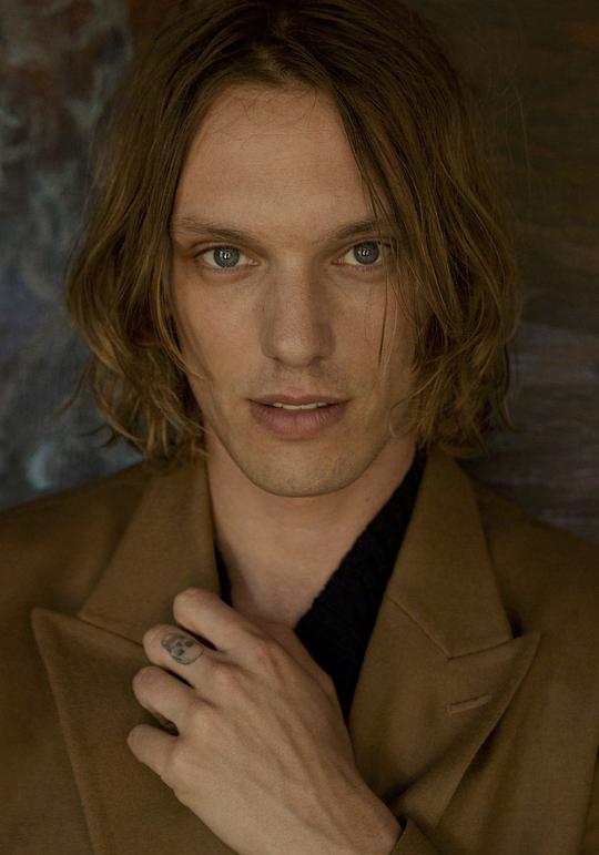 杰米·坎贝尔·鲍尔 Jamie Campbell Bower照片