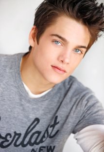 迪伦·斯派比利 Dylan Sprayberry照片