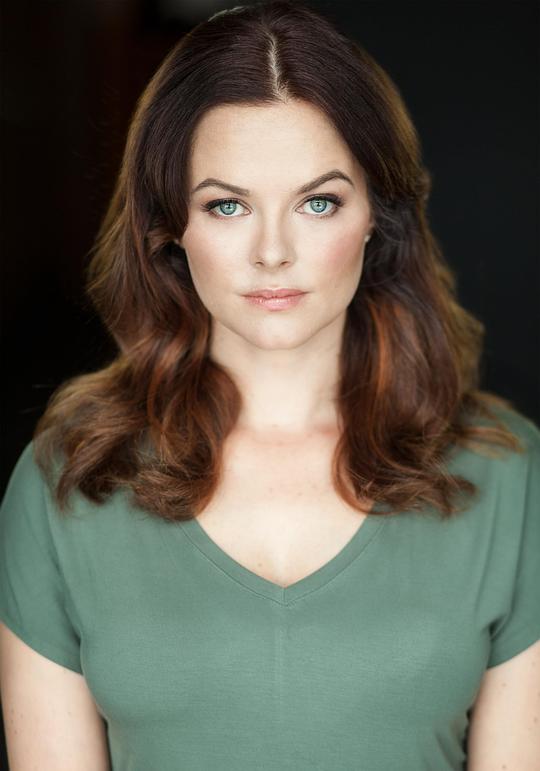 艾琳·博伊斯 Erin Boyes照片