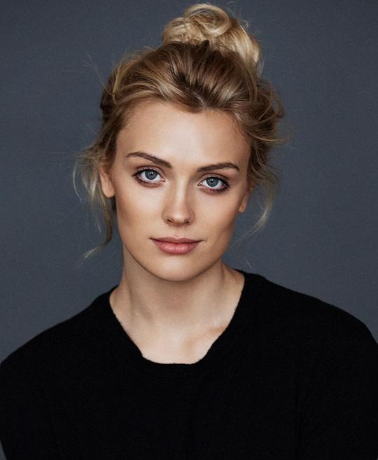 沃利斯·戴 Wallis Day照片
