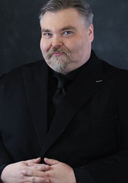 艾丹 T.K. 贝克 Aidan T.K. Baker照片