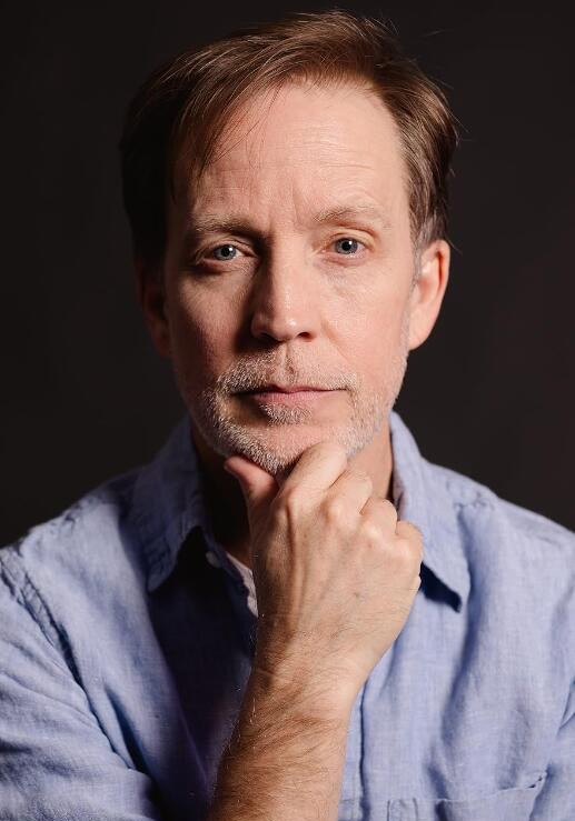 詹姆斯·阿诺德·泰勒 James Arnold Taylor照片