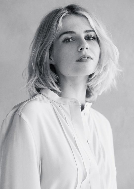露西·宝通 Lucy Boynton照片