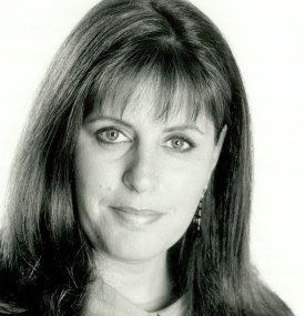 伊莱恩·戈德史密斯-托马斯 Elaine Goldsmith-Thomas照片