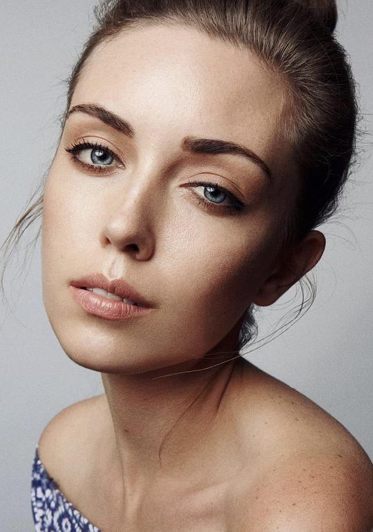 Ella Cannon照片