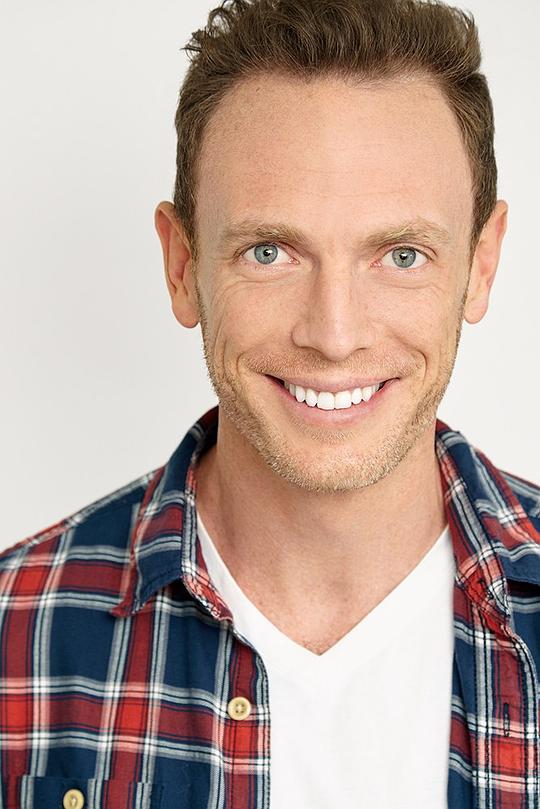 马修·弗林·贝罗斯 Matthew Flynn Bellows照片