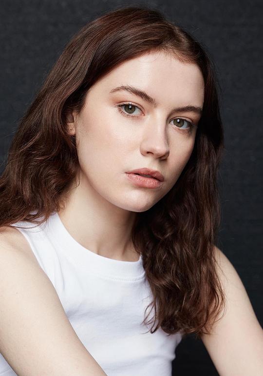 Isabelle Connolly照片