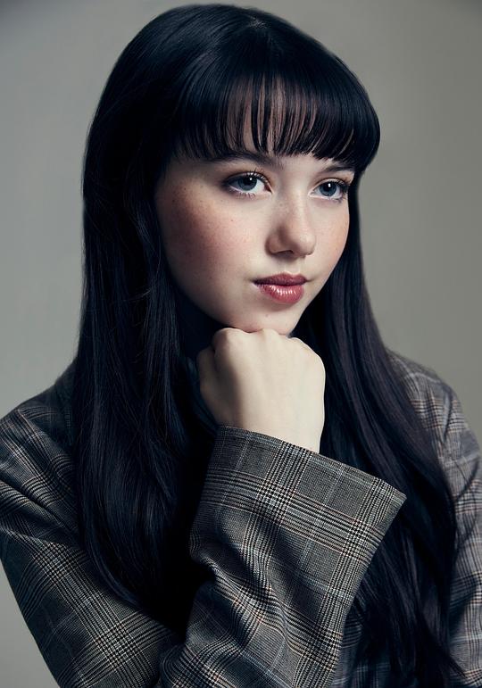 维奥莱特·麦格劳 Violet McGraw照片