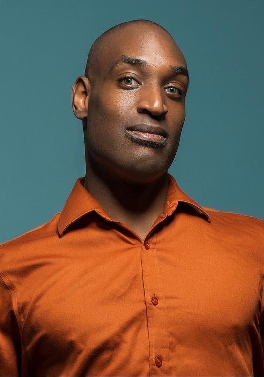 特洛伊·詹姆斯 Troy James照片