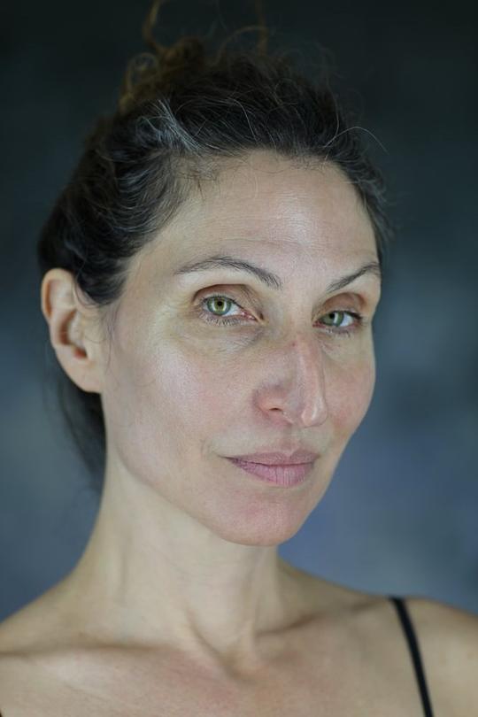 邦妮·阿伦斯 Bonnie Aarons照片